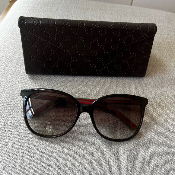 AUTHENTIC GUCCI sunglasses with original collapsible case AUTHENTIC GUCCI sunglasses with original collapsible case  main image 2